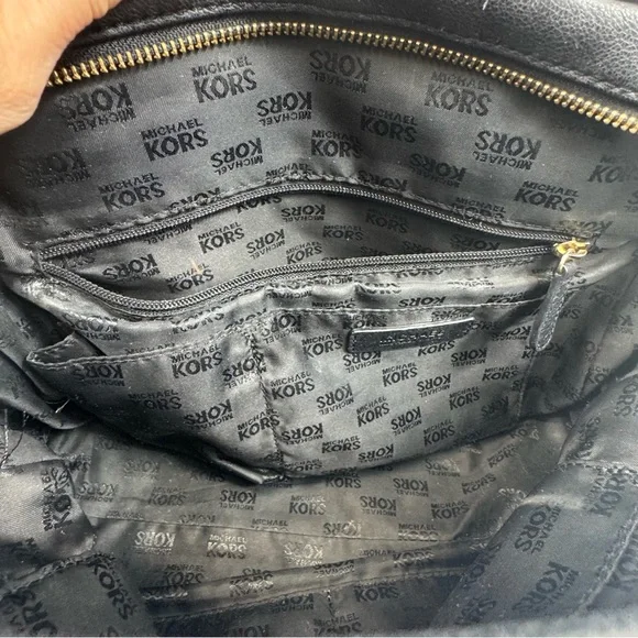 Michael Kors Knox Black Pebbled Leather bag w tassel, gold & leather chain/strap - Picture 17 of 17